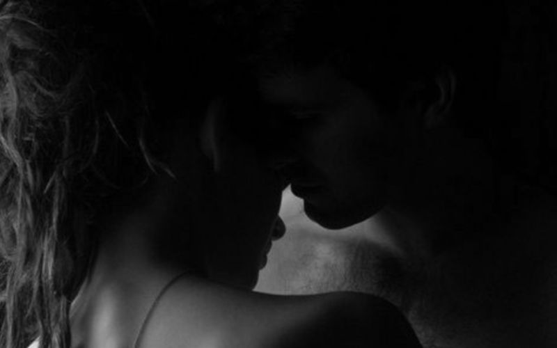 Passionate-kiss-wallpaper