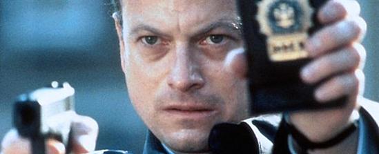 Spurensuche-in-big-apple-ab-montag-zeigt-vox-die-free-tv-premiere-der-siebten-staffel-csi-ny-gross