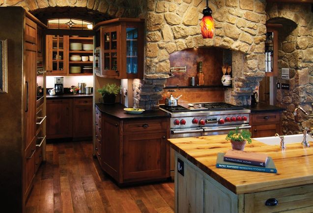 Rustic-kitchen-design-with-a-rugged-feel