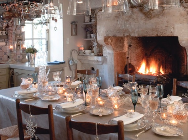Christmas-light-tablescape