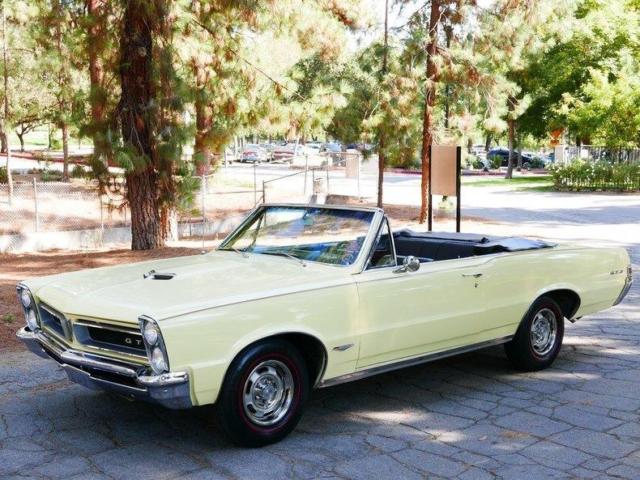 1965-pontiac-lemansgto-gto-90366-miles-yellow-convertible-389-manual-2